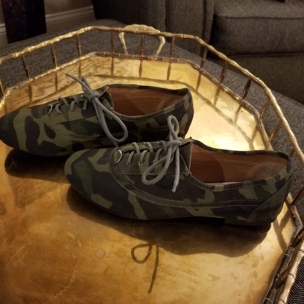 Camo Lace up flats - Picture 4 of 4